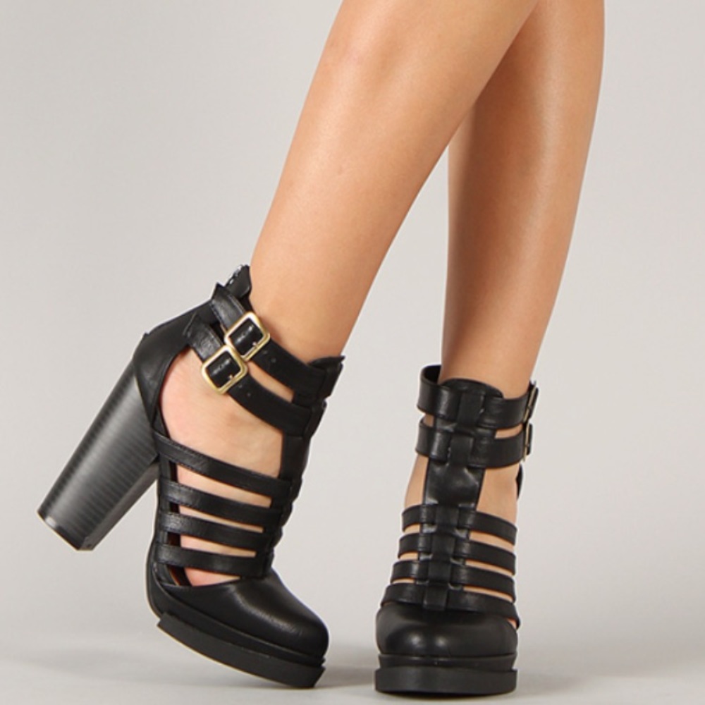 Qupid black heeled boots